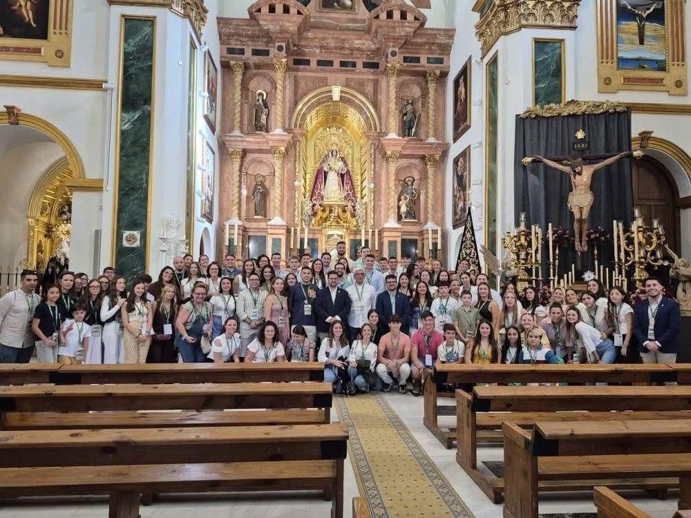 Estepona acogió a más de 500 hermanos de la Veracruz de España