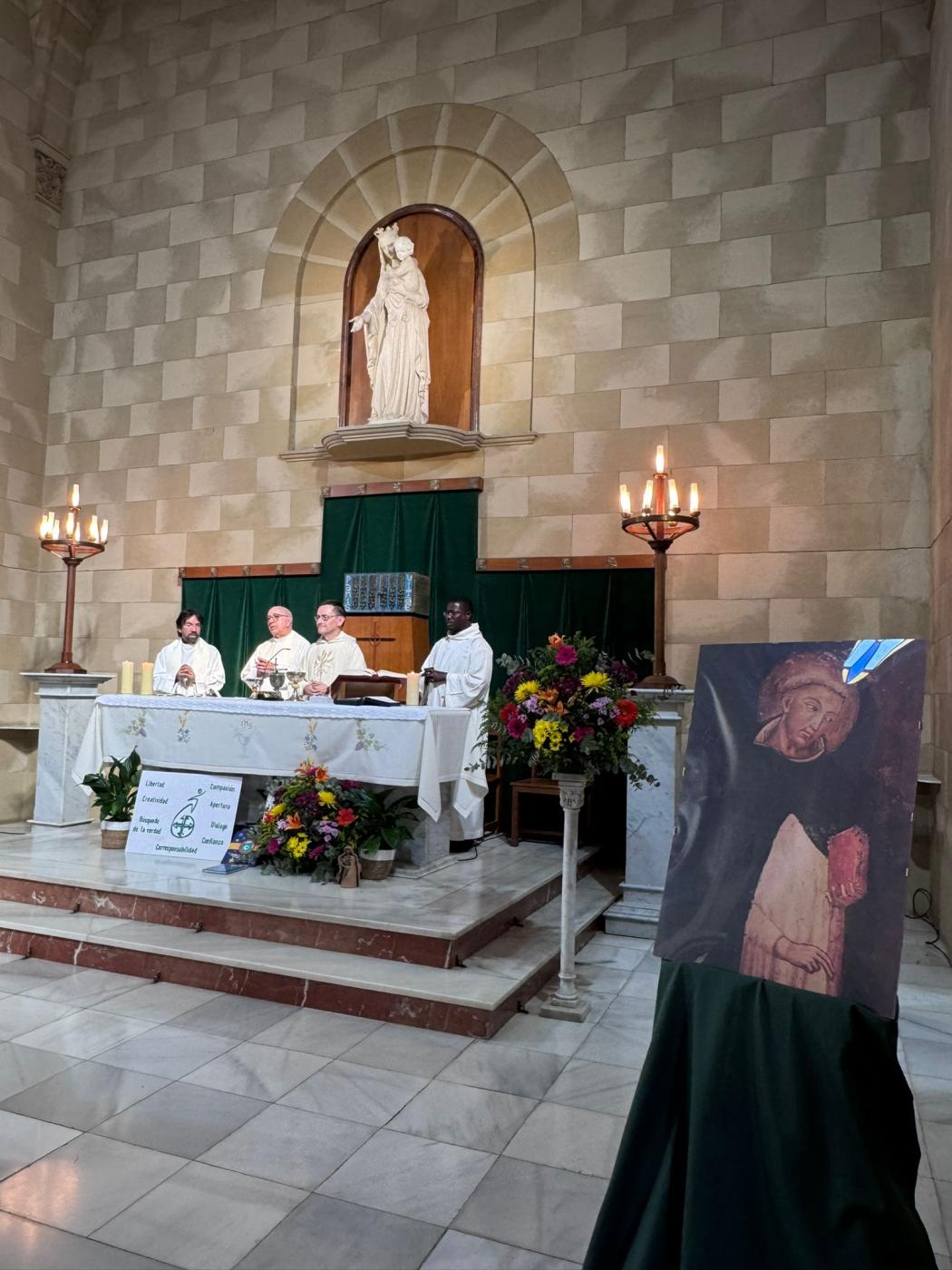 Eucaristía de la apertura del Centenario en el Colegio Sagrada Familia El Monte