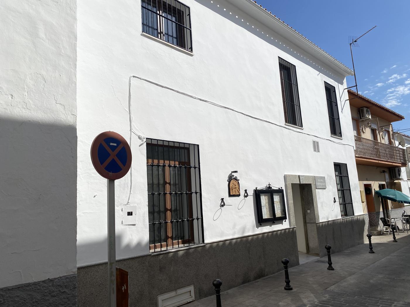 Entrada a las nuevas dependencias parroquiales de Alhaurín de la Torre