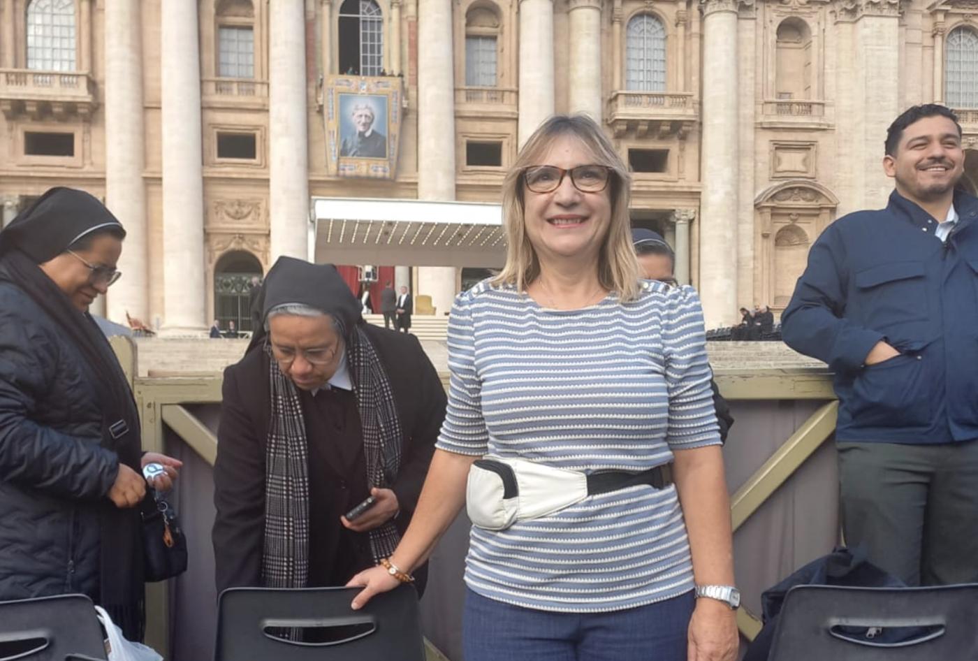 Ana María Cabello, con Daniel Martín, sacerdote diocesano de Málaga de estudios en Roma