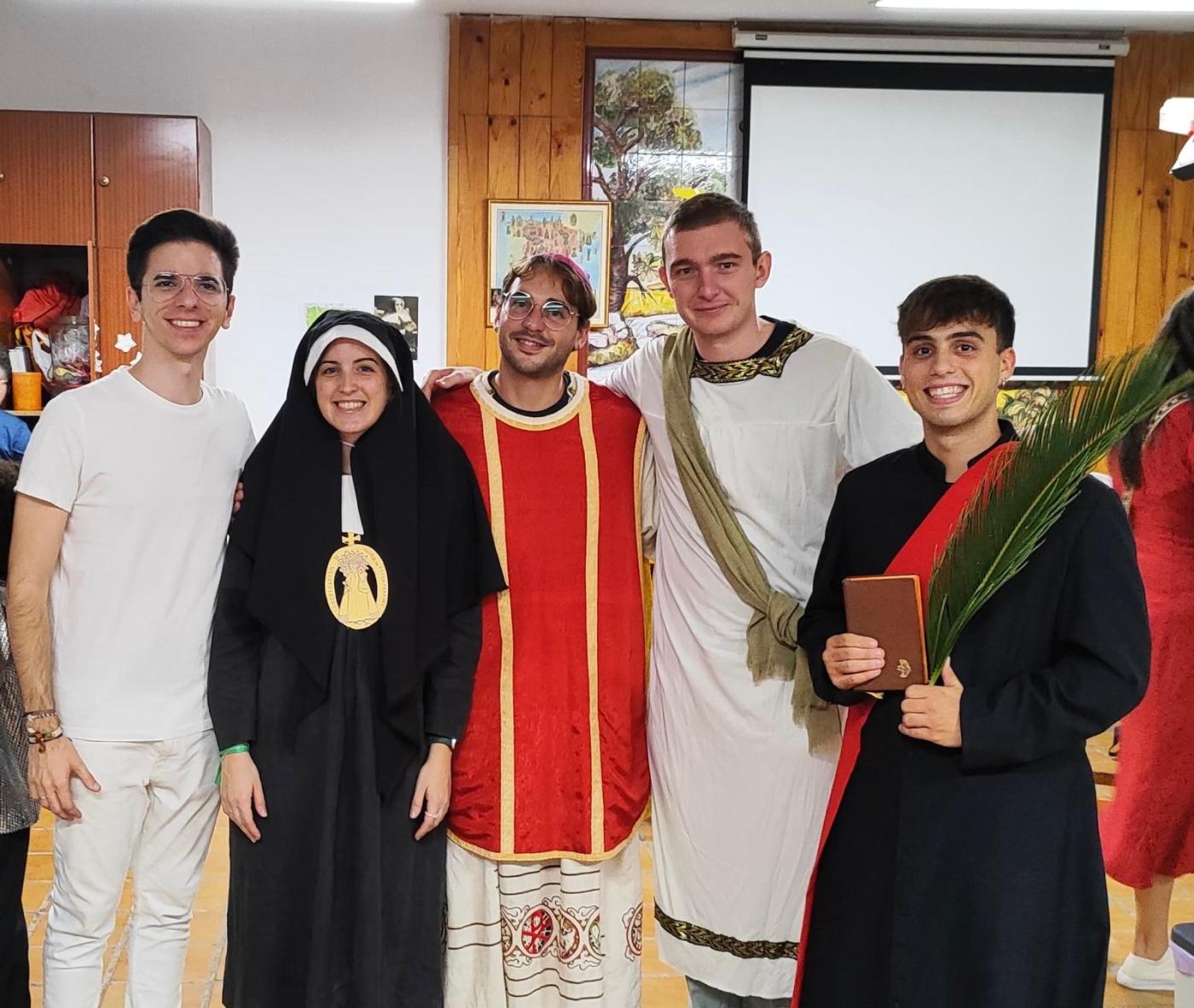 Celebra el mes de los Santos con las generaciones más jóvenes de tu parroquia