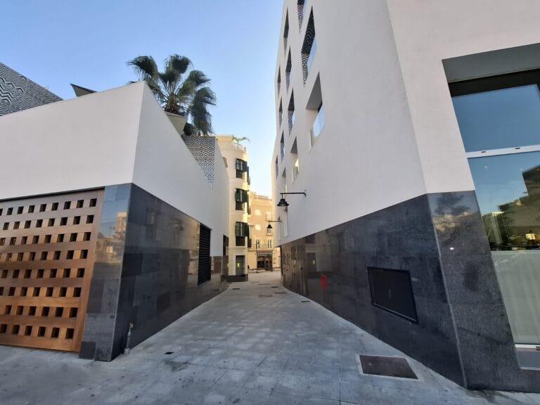 Hermanas de la Cruz por las calles del centro de Málaga / A. MEDINA