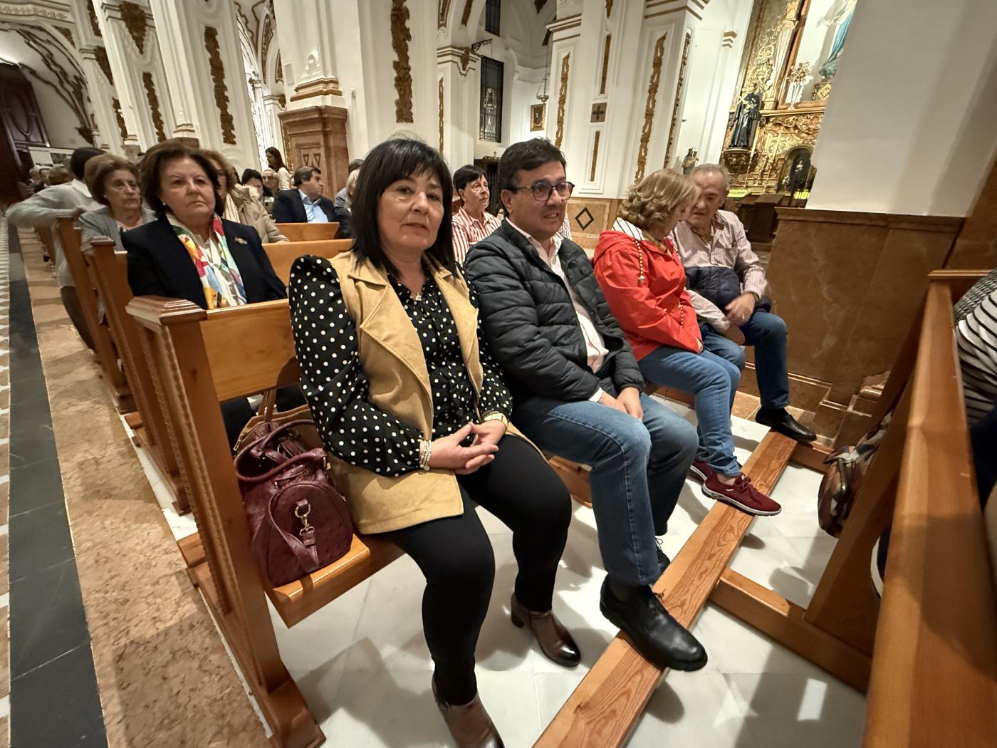 Manolo Vera Duarte, sobrino nieto de Juan Duarte, junto a su hermana
