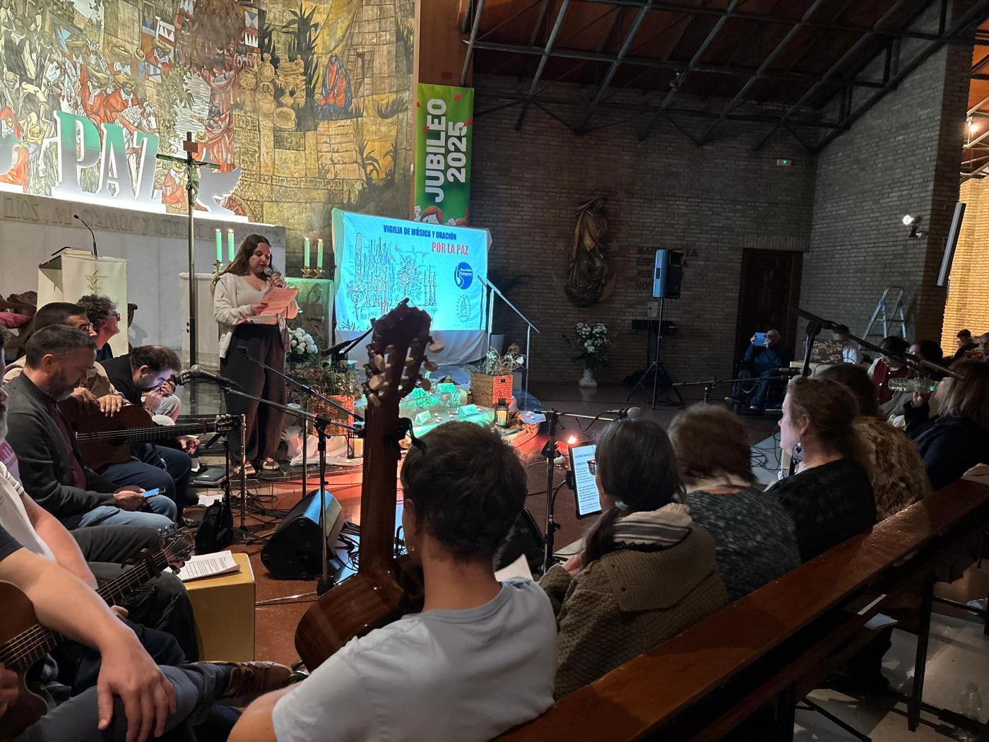 Los Músicos Católicos hicieron vibrar a los participantes en la vigilia de música y oración por la paz