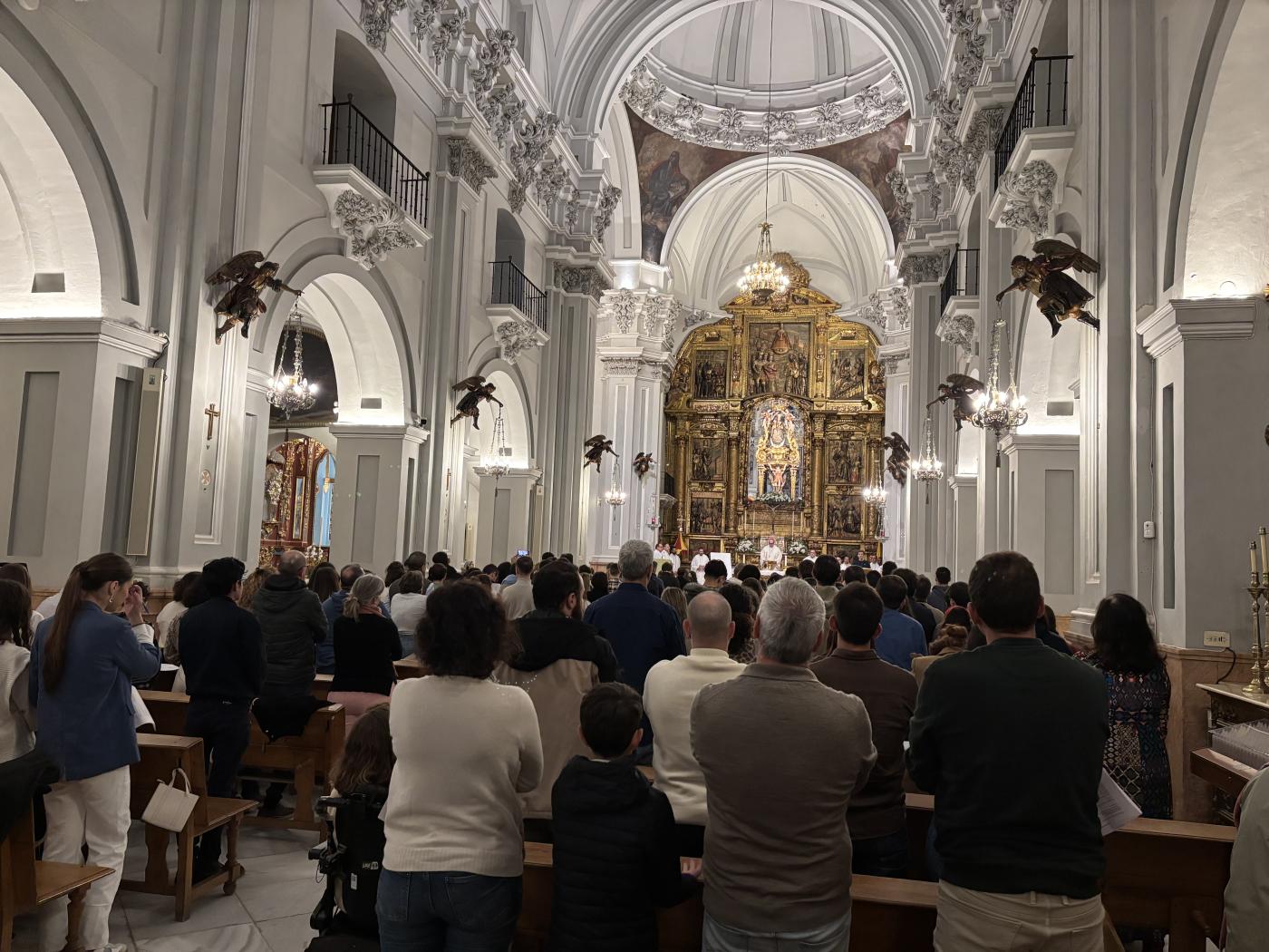 Mons. Satué a los jóvenes: «Alégrate, confía y ofrécete. El sí de María cambió la historia»