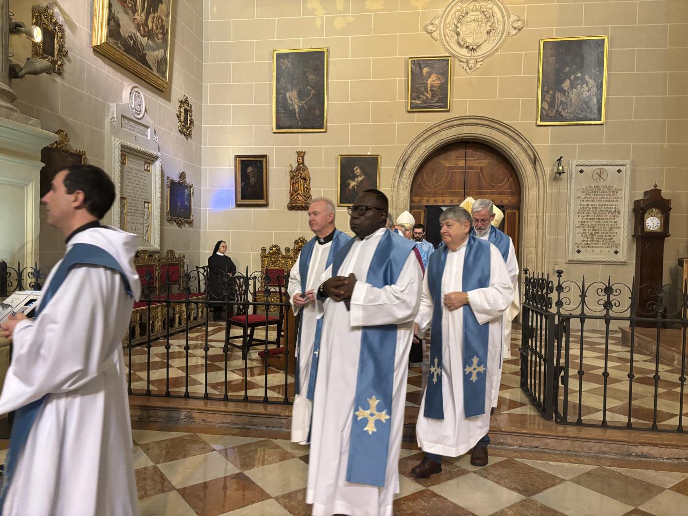 «Estos ministerios son una llamada a vivir con mayor intensidad vuestra relación con Cristo Palabra y Cristo Eucaristía»