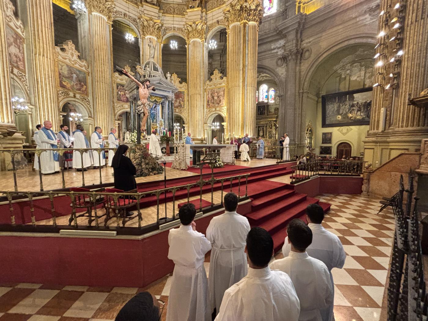 «Estos ministerios son una llamada a vivir con mayor intensidad vuestra relación con Cristo Palabra y Cristo Eucaristía»