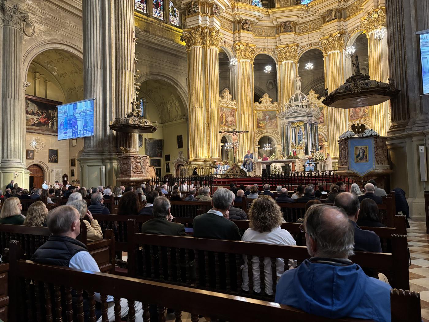 «Estos ministerios son una llamada a vivir con mayor intensidad vuestra relación con Cristo Palabra y Cristo Eucaristía»