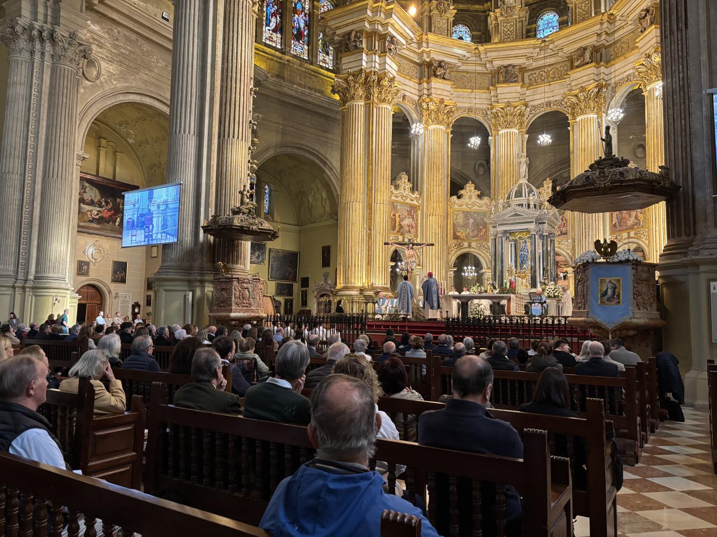 «Estos ministerios son una llamada a vivir con mayor intensidad vuestra relación con Cristo Palabra y Cristo Eucaristía»