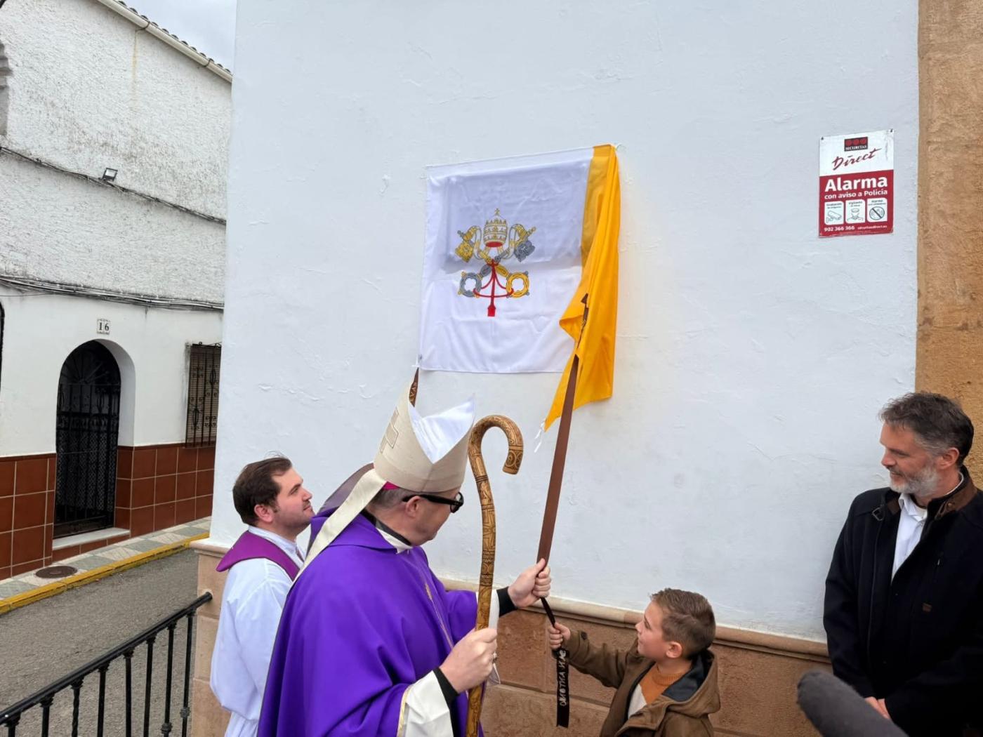 La parroquia de Cuevas del Becerro reabre sus puertas tras un año de obra