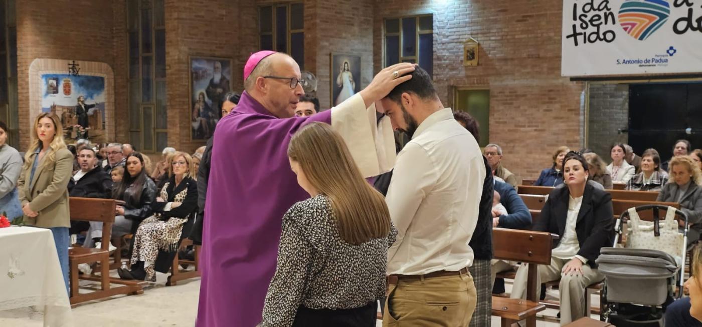 Confirmaciones y visita episcopal a la comunidad dehoniana en San Antonio de Padua