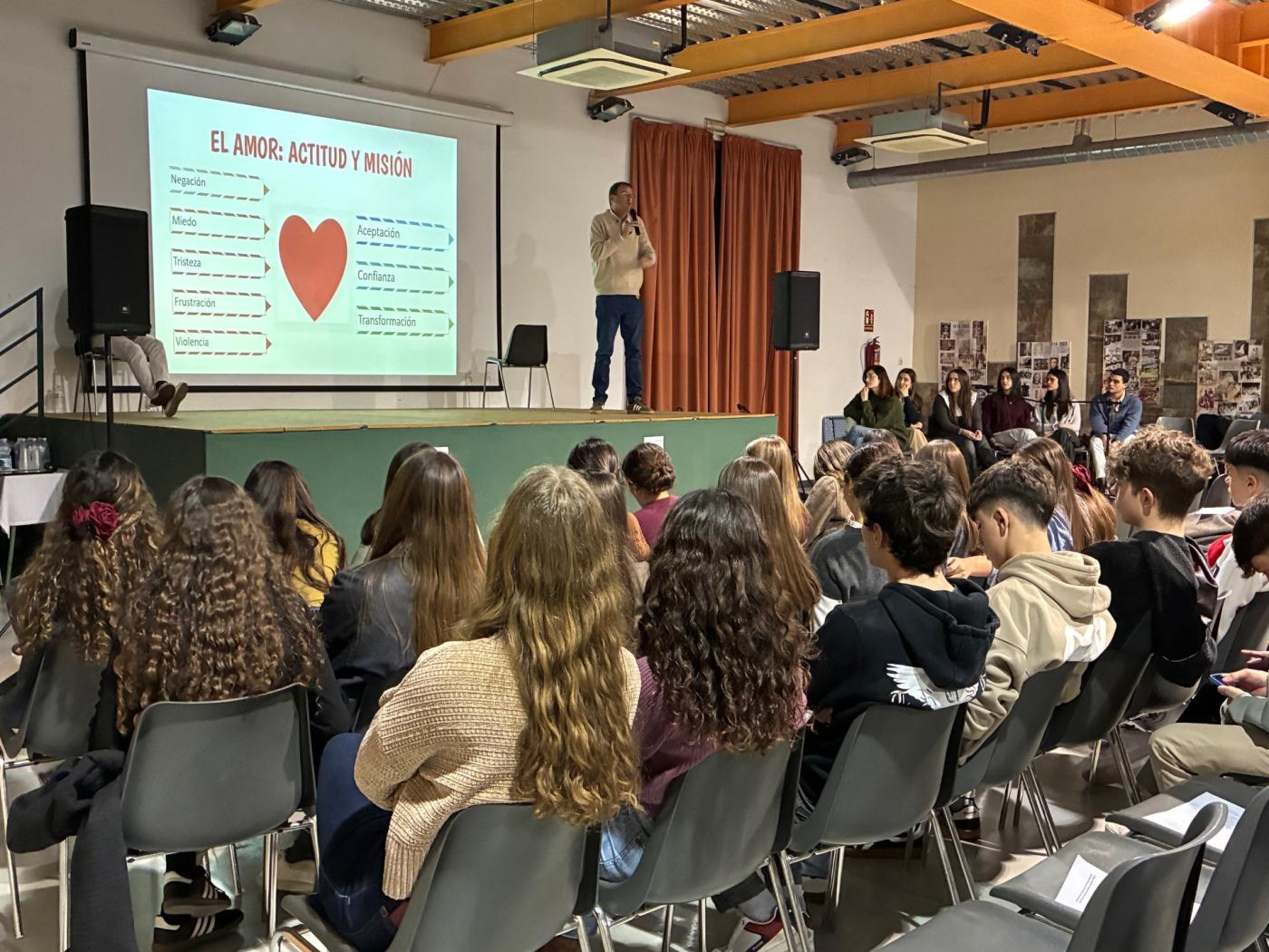 Cientos de jóvenes con corazón compartieron el XV Encuentro Intercolegial