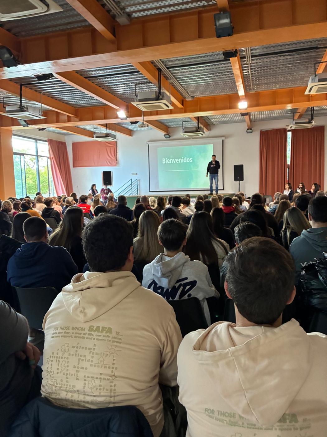 Cientos de jóvenes con corazón compartieron el XV Encuentro Intercolegial