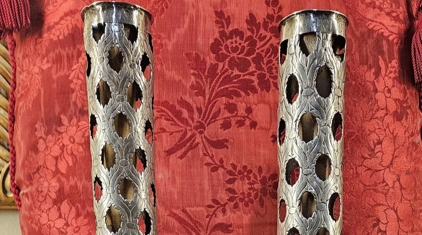 Dos relicarios de colmenillas