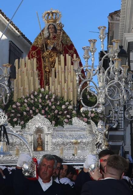 Colmenar celebra con alegría la visita del Obispo y el sacramento de la Confirmación