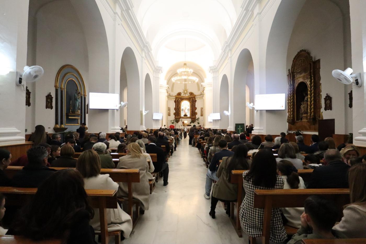 130 jóvenes y adultos de Alhaurín el Grande reciben la confirmación