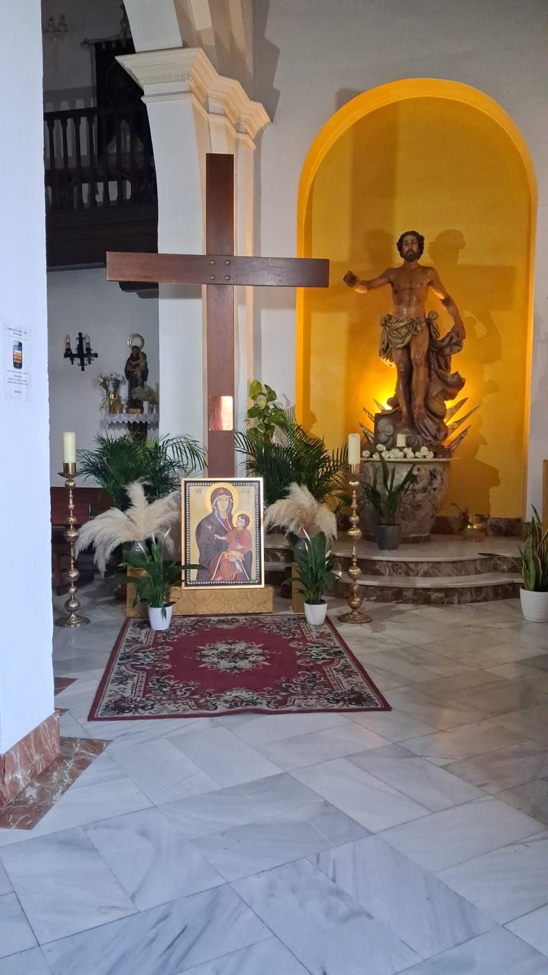 Benamocarra e Iznate reciben la Cruz y el Icono de los jóvenes