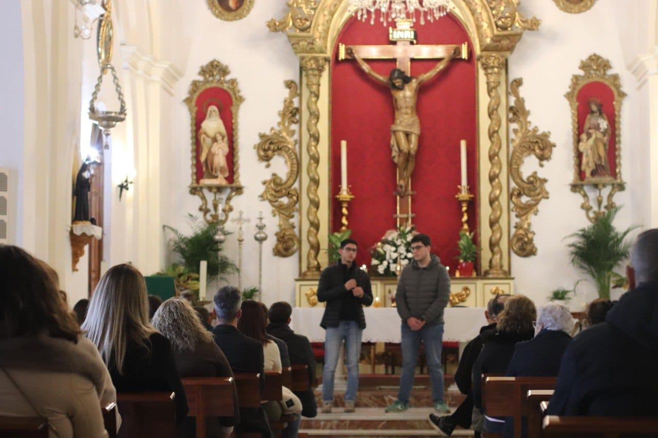 Benamocarra e Iznate reciben la Cruz y el Icono de los jóvenes
