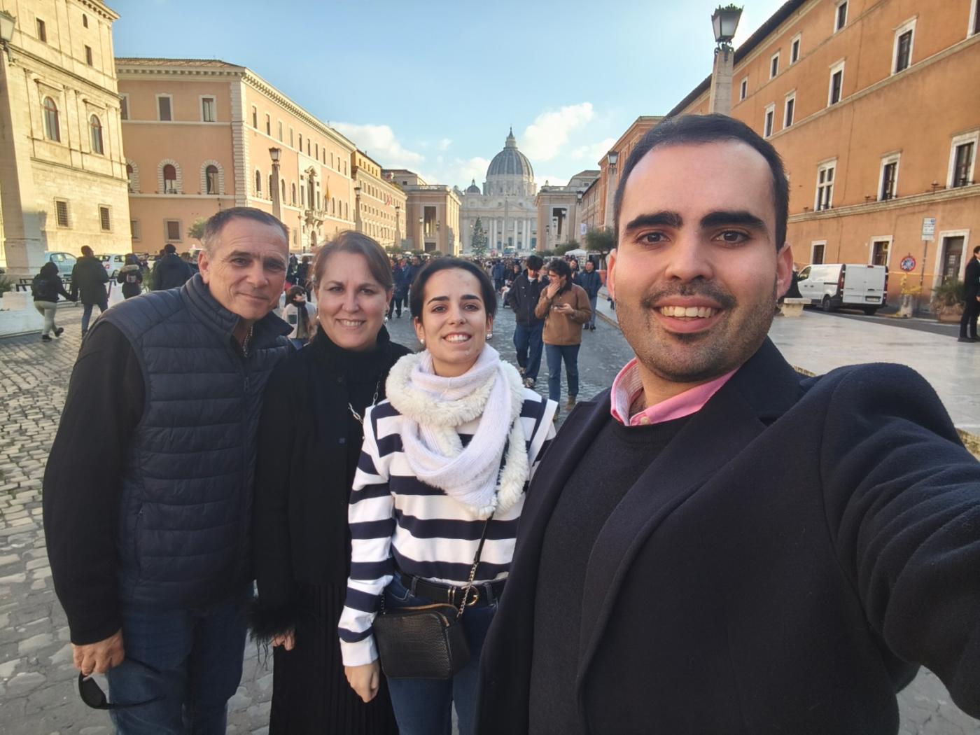 Familia estudiante de Teología: «Si te importa tu fe, fórmala»